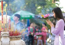 Người Sài Gòn đi lễ mùa xuân