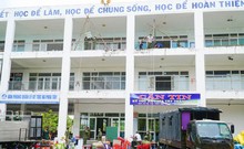 Video: Khẩn trương dọn dẹp ký túc xá để làm bệnh viện dã chiến 2.000 giường 