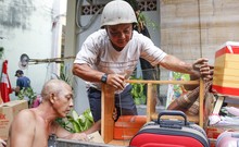  'Chú Đức ba gác' chuyên chuyển trọ cho sinh viên giá 0 đồng