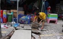 Video: Báo động tình trạng mất nắp cống thoát nước ở TP.HCM