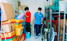 Chàng trai  'giải cứu' sinh viên khi ký túc xá thành khu cách ly