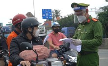 Video: Nhiều phương tiện phải quay đầu không được vào TP.HCM