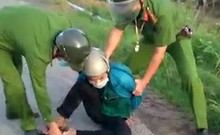 Video: Thưởng nóng tập thể, cá nhân bắt đối tượng tàng trữ ma túy số lượng lớn 