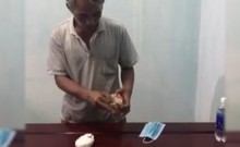 Video: Bắt người đàn ông vận chuyển trái phép 1,7kg vàng