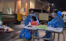 Video: Một ngày trong khu cách ly ở Bình Dương