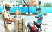 Video: Shipper công nghệ chịu phạt vì nhận giao hàng không thiết yếu