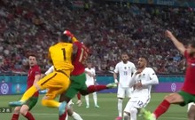  Thủ môn đội tuyển Pháp chơi boxing trong trận Ronaldo lập lỷ lục 