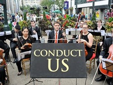 Chương trình biểu diễn nghệ thuật đường phố “Conduct Us“