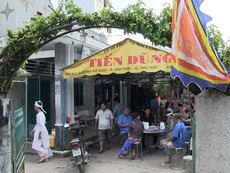 Một người treo cổ chết ở công an phường