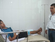 Clip: Băng dàn cảnh móc túi đâm người bị thương ở quận 12