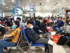 Người ở TP.HCM vẫn náo nức về quê giữa dịch COVID-19