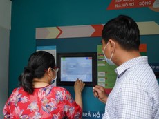 Video: Cận cảnh 'ATM' nhận trả hồ sơ đầu tiên tại TP.HCM