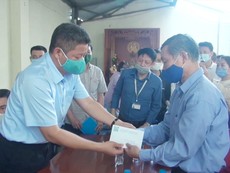 Video: Thăm, hỗ trợ gia đình mất 4 người trong vụ cháy