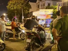 Video: Đà Nẵng xuyên đêm truy vết COVID-19