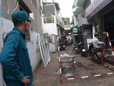 Video: Phong tỏa nhiều nơi do 25 ca dương tính COVID-19