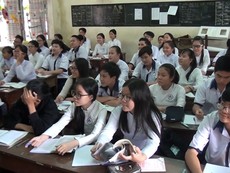 Video: Phụ huynh ở TP.HCM mong trường tư không tăng học phí