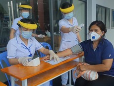 Video: Cận cảnh tiêm vaccine ở quận Bình Thạnh