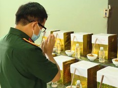Video: Mang điều ấm áp, chia sẻ với gia đình người dân có người mất vì COVID-19
