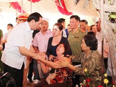 Video: Hàng xóm kể về lòng tốt của vợ chồng chủ xưởng gỗ bị thảm sát