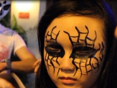 Clip 'ma quỷ' xuất hiện ở khu phố Tây trong đêm Halloween