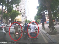 Cô gái bị 4 xe máy dàn cảnh cướp túi xách giữa phố