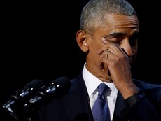 Obama rơi nước mắt cảm ơn vợ trong bài phát biểu