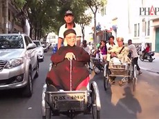 Clip GS Trần Văn Khê dạo Sài Gòn bằng xích lô nói chuyện văn hóa