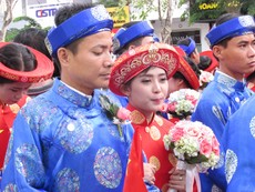 Clip đám cưới của 100 đôi uyên ương