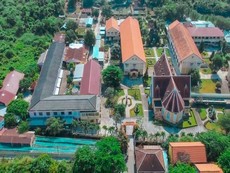 Vẻ đẹp của nhà thờ, nhà dòng gần 180 tuổi tại Thủ Thiêm