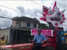 Những kiểu đầu lân kì lạ trong dịp trung thu ở Đắk Lắk