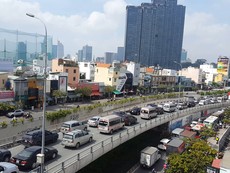 Giao thông khu vực hầm Thủ Thiêm tê liệt sau vụ sập giàn giáo