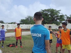 Chắp cánh giấc mơ sân cỏ cho “The Dream“