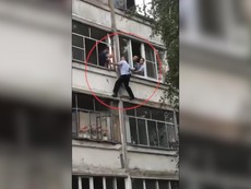 Hồi hộp giải cứu bé năm tháng tuổi bị cha say xỉn dọa giết