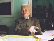 Ông đại tá thế chấp nhà kéo điện cho dân