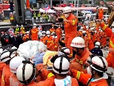 Sống sót sau 69 giờ bị vùi dưới khách sạn cách ly COVID-19
