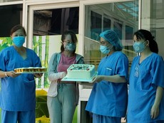 Video: Bệnh nhân mắc COVID-19 số 135 tại Đà Nẵng xuất viện