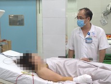 Đứt gần hết bàn tay vì bị cuốn vào máy xay thịt