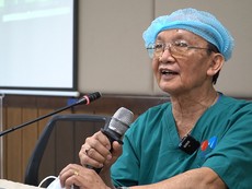 GS-BS Trần Đông A kể về ca song sinh dính liền 32 năm trước