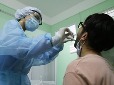 TP.HCM: Quy trình xét nghiệm COVID-19 cho người về từ Đà Nẵng