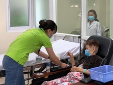 Ấm lòng hoạt động tiếp sức người bệnh ung thư tại BV Chợ Rẫy