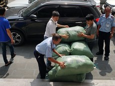 Pháp Luật TP.HCM tiếp tục chuyển hàng hỗ trợ miền Trung