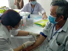 Video: 560 người được tiêm thử nghiệm vaccine COVID-19 đợt 2