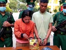 Video: Bắt hai đối tượng vận chuyển 1kg ma túy đá ở Kon Tum