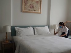Video: Bên trong khách sạn 5 sao miễn phí cho người cách ly