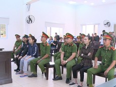 Clip: Triệu tập 37 nhân chứng đến phiên xử đổ bê tông giấu xác