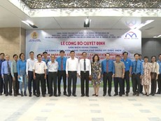 Gắn biển công trình hoàn thành tầng B1 ga Nhà hát Thành phố