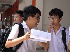 Kết thúc thi toán thí sinh nói gì?