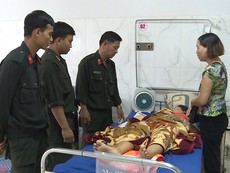 Cảnh sát cơ động hiến máu cứu 1 bệnh nhân tai nạn giao thông