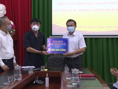 Bí thư Đắk Lắk thăm, tặng quà ở khu cách ly phòng dịch