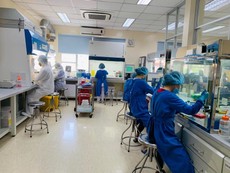 Tất bật xét nghiệm hàng chục ngàn người từ Đà Nẵng về TP.HCM